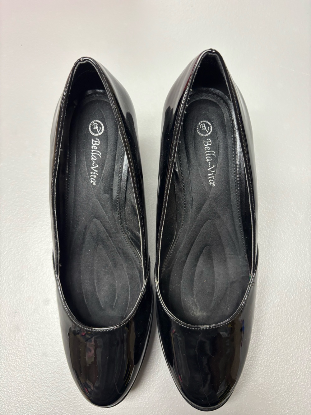 Bella Vita Black Patent Round-Toe Ballet Flats